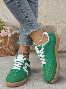 Vielseitige grüne Freizeitschuhe, bequem und atmungsaktiv, klassisches Design, für verschiedene Anlässe geeignet, zeigen einen einzigartigen Stil.