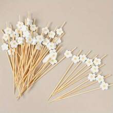 100 Stück/Set Kamille thematische Lebensmittel Picker, Dessert & Obst Gabeln für Geburtstag, Hochzeit, Party Dekoration. Das Produkt ist aus beschichtetem Holz gefertigt und kann während des Transports ein leichtes Abplatzen der Farbe oder ein Überlaufen des Klebers aufweisen, was kein Qualitätsproblem darstellt und die Verwendung nicht beeinträchtigt. Bitte kaufen Sie mit Vertrauen.