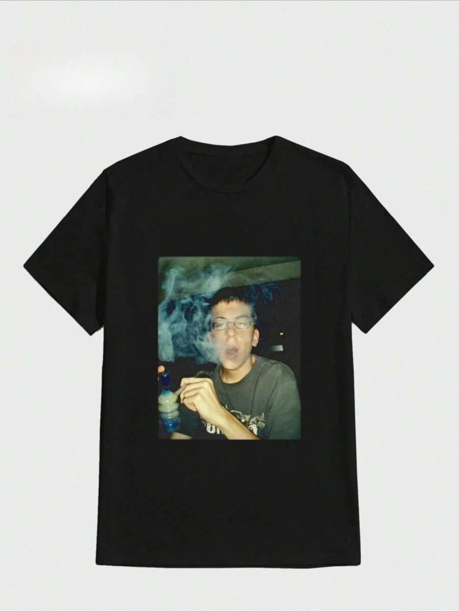 Camiseta de hombre de algodón puro y grueso de estampado digital casual con el tema de "Mclovin fumando" 1 camiseta con estampado digital de 220 g - Negro - Ver 1