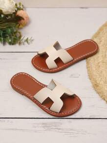1 Pair Plus Size Girls' Flat Sandals, Solid Beige Color, Comfortable PU Strap, Round Toe, Non-Slip, Fashionable & Cute, Suitable For 3-15 Years Old Boys & Girls, Daily Casual, Party, Travel, Spring/Summer 2026 - Beige - View 5
