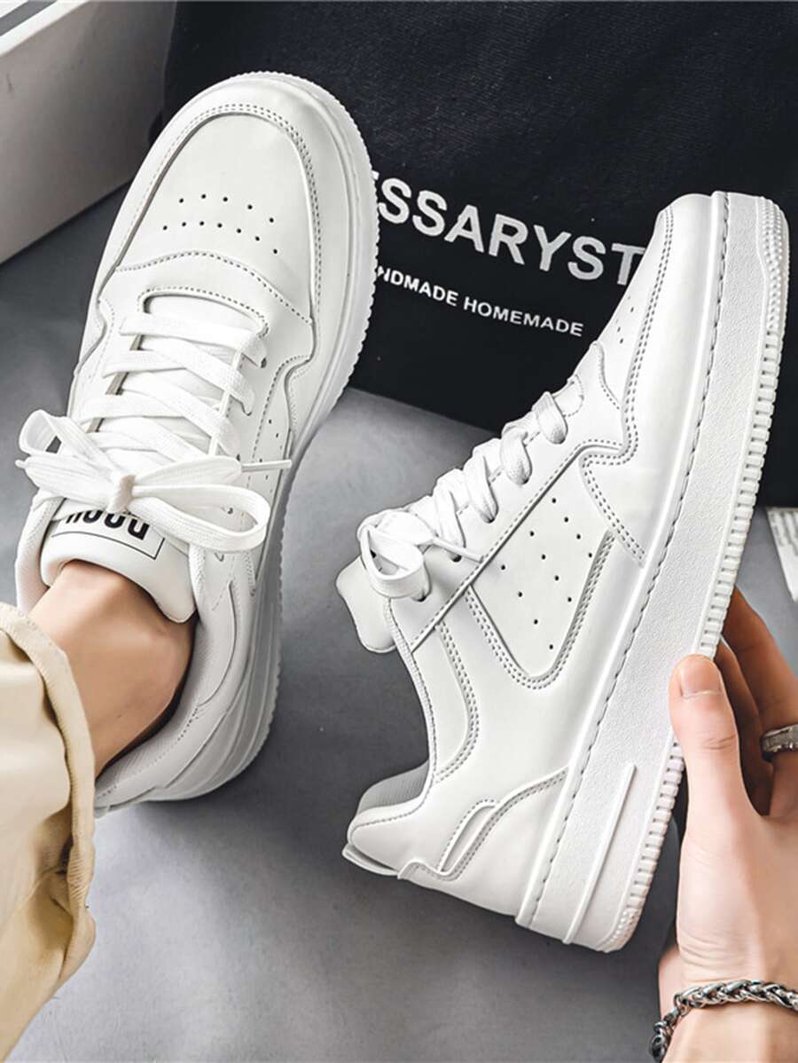 Los hombres del dedo del pie redondo de encaje de la PU del color del bloque de zapatillas de deporte casuales, deslizamiento de los hombres en los zapatos, antideslizante y resistente al desgaste, suela blanda ligera zapatos de tenis de los hombres, estilo simple y versátil, desgaste de la pareja, adecuado para los deportes al aire libre, deportes y fitness, trabajo y ocio y otra ropa de diario. - Blanco - Ver 1