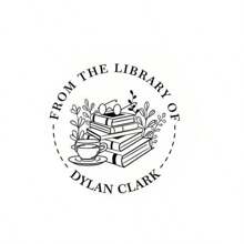 1 Stück personalisierter Initialen Buchprägerstempel, personalisierter Bibliotheksstempel, Scrapbooking Prägegerät, personalisierter Umschlagprägerstempel, Handprägegerät, Initialen Prägerstempel, Datumsprägerstempel, Hochzeits-Prägungsstempel, Papier-Prägungsstempel, für Geschäft/Arbeit/Büro modern, vintage, Cartoon, Kawaii, personalisiert, Mitarbeiter, Kunden, Studenten, für Geschäft/Arbeit/Schulanfang, für Universität, saisonale Auswahl, Büro & individualisierte Stempel