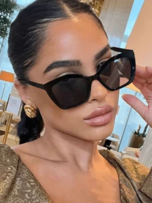 1 pieza Gafas de mujer vintage elegantes con montura completa y forma de ojo de gato, apropiadas para vacaciones de verano, viajes y conducir