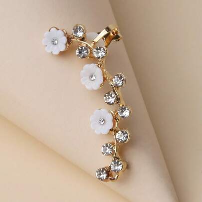 1pc Sweet Elegant Earrings, Metal Sequins & Pearl Resin Flower Punk Style Earrings, Suitable For Vacation, Party, Office Wear