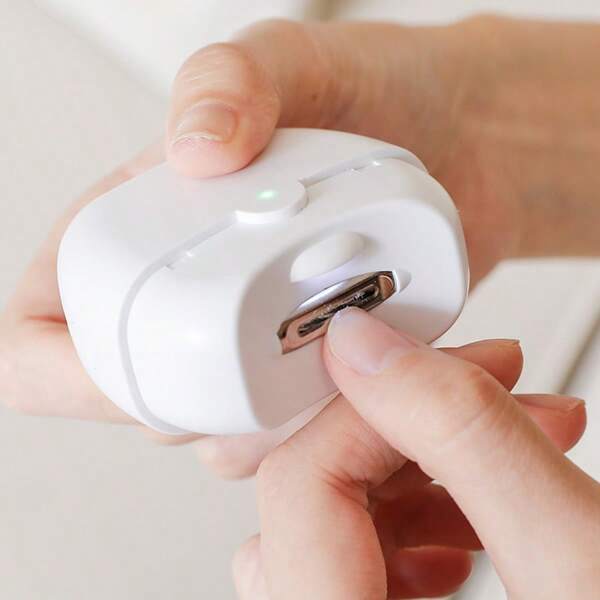 1 pezzo Tagliunghie elettrico ricaricabile USB di tipo C multifunzione, include tagliunghie, spazzola per la pulizia, cavo dati, funzione 3 in 1 per tagliare, rifinire e lucidare le unghie, design a forma di mela con luce LED, batteria al litio polimero, goditi una manicure di qualità da salone a casa