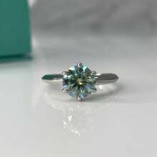 优雅的 0.5/1/2/3/5 克拉绿色莫桑石戒指，925 纯银，经典六爪，免费 GRA 证书，单枚戒指，适合订婚、周年纪念、生日礼物，附赠礼品盒 - 綠色 - 查看 9