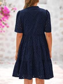 Women Summer Embroidery Eyelet  Short Dress V Neck Short Sleeve Hollow Out Lace Ruffle Tiered Flowy Mini Dress Solid White Casual Boho Bohemian Resort Beach Holiday Vacation Valentine Babydoll Mini Short Dress - 藏蓝色 - 查看 2