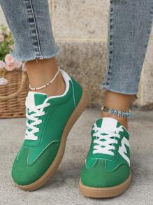 Vielseitige grüne Freizeitschuhe, bequem und atmungsaktiv, klassisches Design, für verschiedene Anlässe geeignet, zeigen einen einzigartigen Stil.