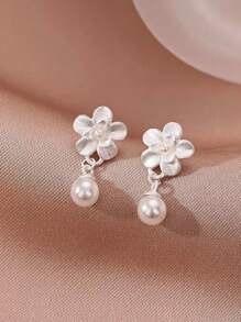 925 Sterling Silver Small Pearl Flower Stud Earrings, Pearl Pendant Floral Earrings, Ear Piercing Jewelry, Fresh Earrings For Daily Wear, Commuting, Gifts - Flowers - View 2