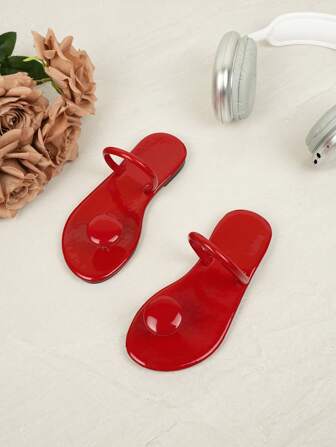 女童时尚休闲亮面果冻人字拖鞋，带大纽扣，女童户外散步度假沙滩凉鞋