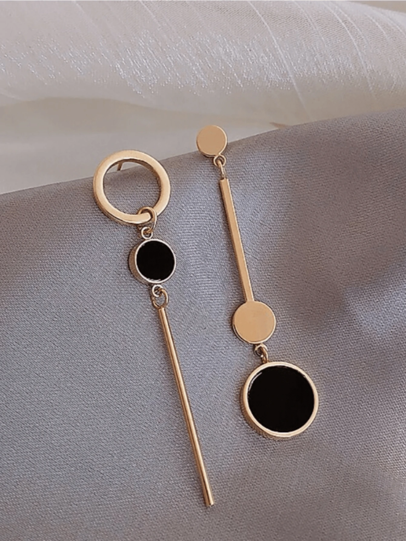 1 Pair Fashion Elegant Black Asymmetric Round & Bar Drop Earrings, Suitable For Business, Street Style, Casual Daily Wearing, Body Jewelry - Gold - View 1