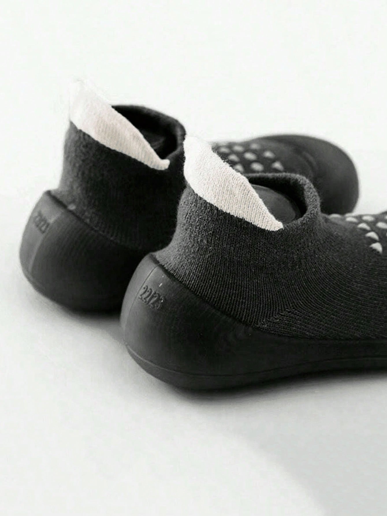 زوج واحد من جوارب الأطفال الناعمة السيليكون ذات أس...