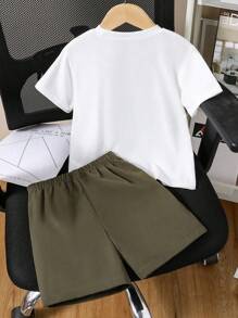 Set de tricou și pantaloni scurți cu mânecă scurtă, cu imprimeu grafic, 2 buc. Tween - alb - Vizualizare 2