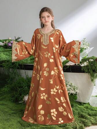 Tween Girl Patchwork Lace Ribbon Klänning med vattenlöslig spets och guldfolietryck