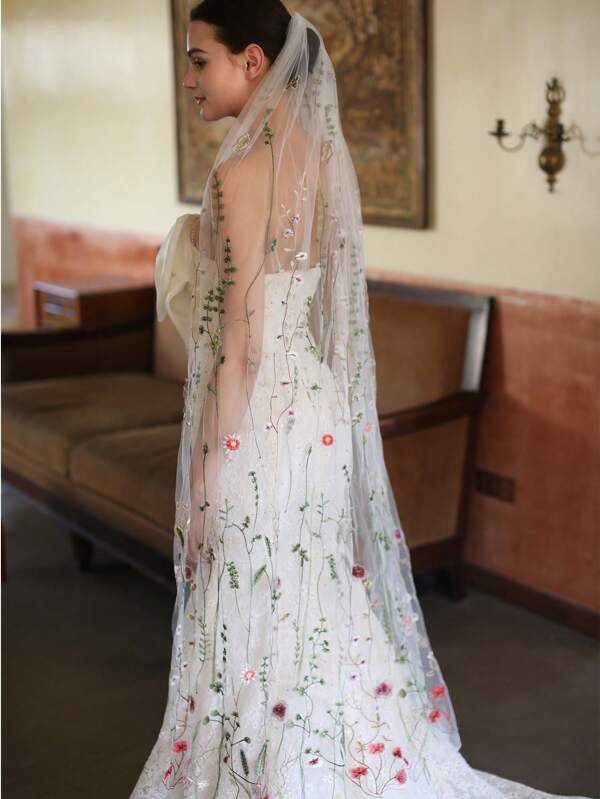 1pc Pastoral Style Embroidered Floral, Leaf And Butterfly Ankle-Length Wedding Bride Veil, Suitable For Garden Wedding
