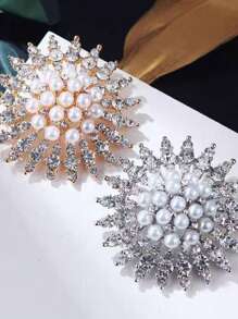 1pc High-End Fashionable New Faux Pearl & Crystal Rhinestone Brooch, Luxury Brooch Accessory, Suitable For Dresses & Can Be Given As Gifts Dress Accessories Pin For Clothes Bag Charm School Office Accessories Shirts Jacket Jewelry Christmas Halloween Clothes Pin Funny Cute Teacher Gifts