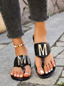 Damen Klassische neue Buchstabenmuster Flat Flip Flops, Schwarz/Rot, modisch, bequem, einfache Zehentrenner Sandalen für Strandurlaub, Ältere Mütter, vielseitige flache Sandalen
