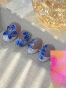 10 件/套短椭圆形优雅白色法式设计手工假指甲，带 3D 浮雕蓝色花朵、金色珍珠指甲配件，短椭圆形，适合日常使用、派对、礼物 - 随机包装按压指甲美甲用品指甲