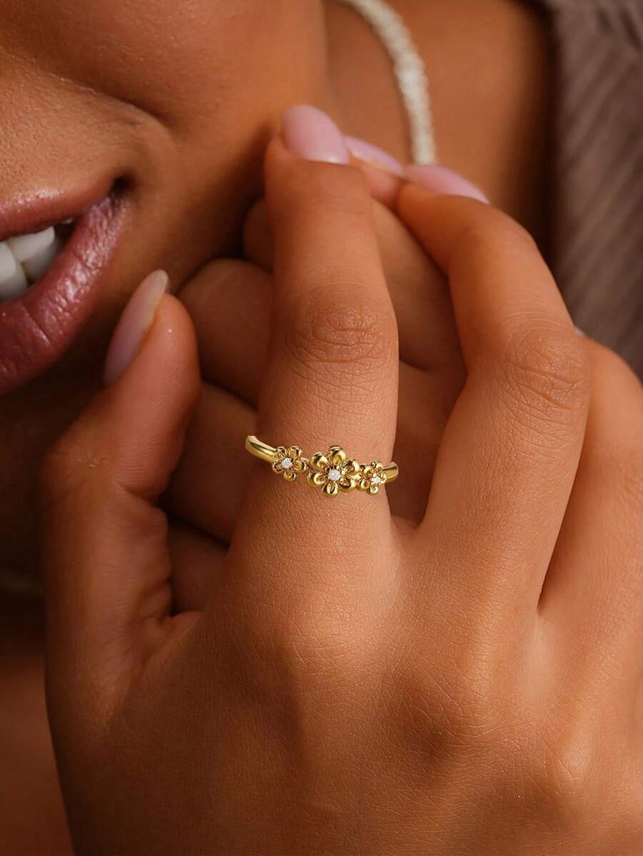 女士微型多花方晶锆石戒指，18K 镀金和银色防褪色防水吊坠戒指，海滩度假配饰婚礼珠宝，送给妈妈/女儿/挚友的纪念礼物