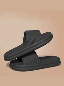 Nouvelles pantoufles de maison pour femmes au style INS, et polyvalentes, avec semelle épaisse antidérapante et anti-odeur en EVA. Souples et rayées de noir. Convient pour la maison et la salle de bain. - Noir - Voir 5