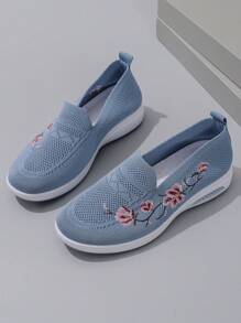 STEPREACH Women's Casual Shoes Sneakers Flat Embroidered Shoes Chinese Style Embroidery Air Cushion Breathable Comfortable