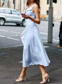 Vestido de mujer de unicolor sin mangas, con moda de botones y parches a la cintura baja