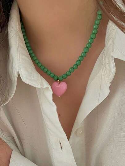 1pc Fashionable Minimalist Glass Bead Necklace With ABS Plastic Heart Charm, A Gift Or Everyday Wear