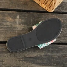 Floral Open Toe Slippers, Fashionable Summer Footwear With Beautiful Floral Decor, Comfortable And Easy To Wear Sandals, Suitable For Casual Outings, Perfect For Beach And Outdoor Activities.