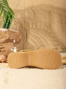 Sandales plateformes avec garniture dorée pour femmes, Sandales d'été décontractées à talons hauts pour les fêtes et les vacances