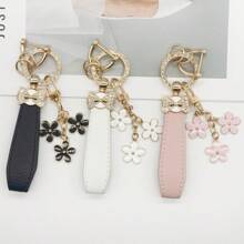 TTOBS 1pc Elegant Leather String Car Key Chain With Lovely Flower Shape Pendant - , Fashionable And Multifunctional Women's Keychain - Available In Multiple Colors, A Perfect Car Owner Accessory And Fashionable Gift Idea