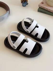 1 双儿童时尚透气防滑圆头凉鞋，男童拖鞋，软底，适合夏季