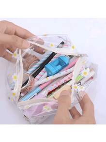 1 pieza Bolsa de cosméticos transparente y a prueba de agua con diseño de flor, bolsa transparente para bolígrafos, bolsa transparente para lápices, reutilizable y lavable, regalo pequeño y lindo, apropiado para cumpleaños, bodas, fiestas, Navidad, Halloween, Acción de Gracias, temporada de graduación, temporada escolar, 1 paquete de flores de color + 1 paquete de flores blancas, volver a la escuela, útiles escolares, estuche de lápices, bolsa de lápices, mochila escolar