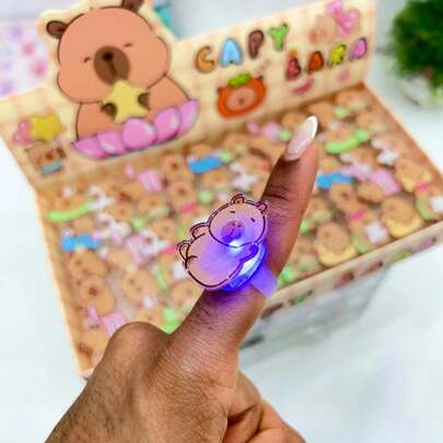 Kit Com 3 Anéis De Led Infantil Capybara Pisca Luz Criança Blogueirinha Moda