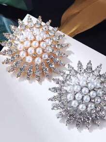 1pc High-End Fashionable New Faux Pearl & Crystal Rhinestone Brooch, Luxury Brooch Accessory, Suitable For Dresses & Can Be Given As Gifts Dress Accessories Pin For Clothes Bag Charm School Office Accessories Shirts Jacket Jewelry Christmas Halloween Clothes Pin Funny Cute Teacher Gifts