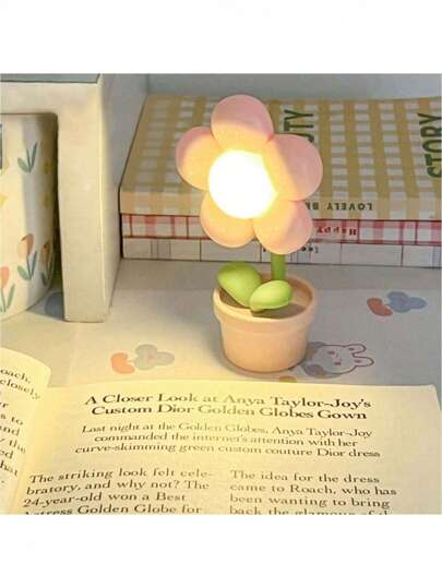 1/2pcs 可爱迷你花朵小夜灯，创意氛围床头灯和桌面装饰花朵小夜灯迷你台灯创意护眼暖光学生宿舍可爱氛围床头灯，创意桌面装饰，儿童小礼物，家居装饰，节日礼物，卡通挂饰