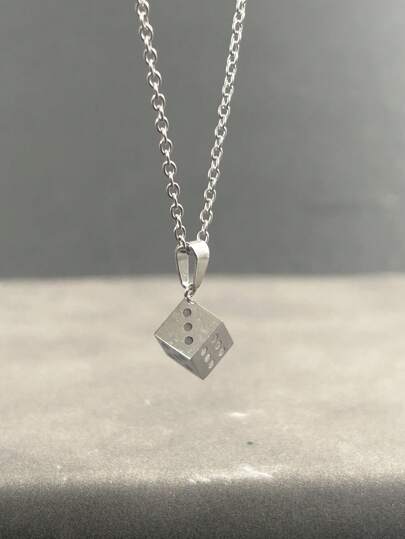 1pc Men's Minimalist Dice Stainless Steel Pendant Necklace, Random Arrangement