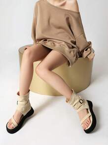 Bottes courtes à semelle épaisse de design de niche, nouvelles sandales à la mode de style français à tube court sexy et pour femmes, printemps/été