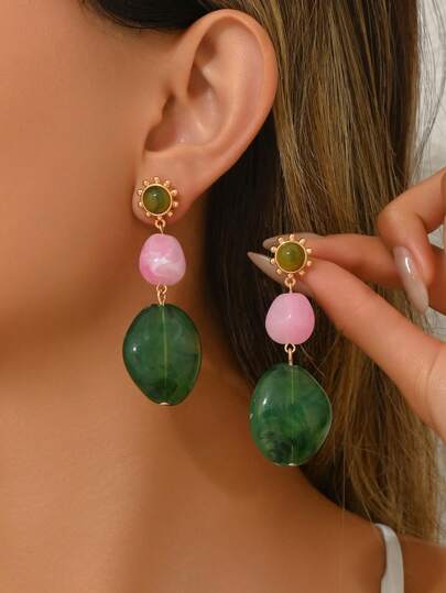 2pcs Elegant & Sexy Asymmetrical Geometric, Wavy, Faux Jade, Multi-Color Floral, Wood Grain, Amber Floral Resin Pendant Earrings Set With Gold Heart Stud, Suitable For Party, Holiday, Travel Wear. The Resin Has Multi-Color Tones And Patterns, Each One Unique. There May Be Slight Mold Marks Or Scratches After Demolding, Which Is A Normal Phenomenon.