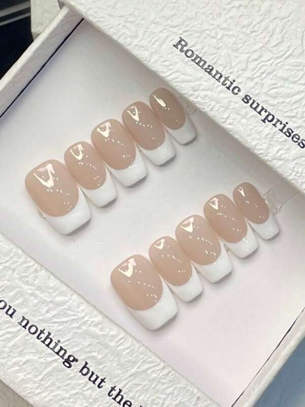 10 peças de pontas de unhas artificiais estilo francês com sorriso trapezoidal, decoração com adesivo branco simples, chique e elegante de alta qualidade para manicure, adequado para uso diário, feriados e datas comemorativas