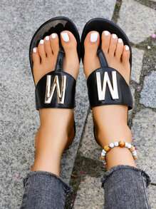 Damen Klassische neue Buchstabenmuster Flat Flip Flops, Schwarz/Rot, modisch, bequem, einfache Zehentrenner Sandalen für Strandurlaub, Ältere Mütter, vielseitige flache Sandalen