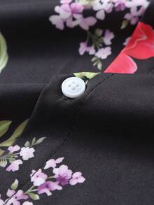 Conjunto informal de camisa de manga corta con estampado floral y pantalones cortos negros para el verano - Negro - Ver 5