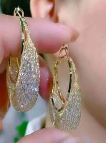 1 par de pendientes de aro con cristales y diseño metálico de telaraña de lujo para mujeres, accesorio circular elegante
