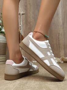 Nuevos tenis planos versátiles y casuales con estilo retro para mujer, con suela blanda antideslizante, zapatillas cómodas de cordones y gran tamaño, ideales para primavera y otoño
