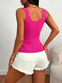 Top de tirantes anchos con botones dorados, de corte ajustado, para uso casual diario en verano - Rosa Fucsia - Ver 2