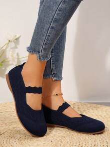 2025 Automne Femmes Chaussures plates Babies tricotées pour toutes les saisons, chaussures à enfiler de couleur unie à bout rond, tige et doublure en tissu, semelle en caoutchouc, lavable à la main