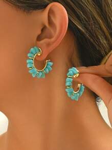 2 件时尚、清新、水晶和优雅的 C 形仿绿色东陵石天然石 DIY 编织耳环，适合女性日常穿着和女孩的节日礼物，现采用玻璃珠风格