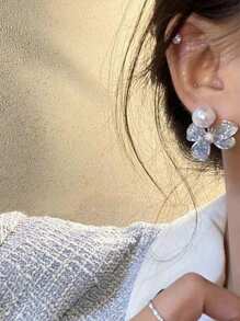 1 对时尚仿珍珠鸢尾花装饰耳环，独特优雅的风格适合女性日常穿着、外出、拍照、送给女朋友或伴娘的礼物（宝石颜色各异） - 藍色 - 查看 4