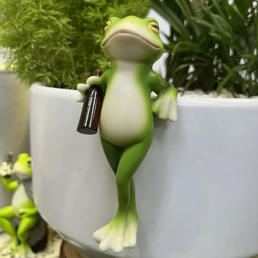 Miniature Frog Figurines Plant Decorations For Pots, Funny Frog Garden Decor Outdoor Gifts Women Frog Statue Planter Hugger For Flower,Yard,Lawn Ornament