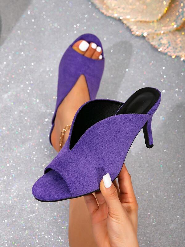 صنادل نسائية بكعب عالي بنفسجية اللون، صنادل سهلة الارتداء مفتوحة الأصبع على شكل فتحة على شكل V