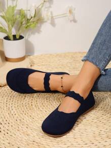 2025 Automne Femmes Chaussures plates Babies tricotées pour toutes les saisons, chaussures à enfiler de couleur unie à bout rond, tige et doublure en tissu, semelle en caoutchouc, lavable à la main